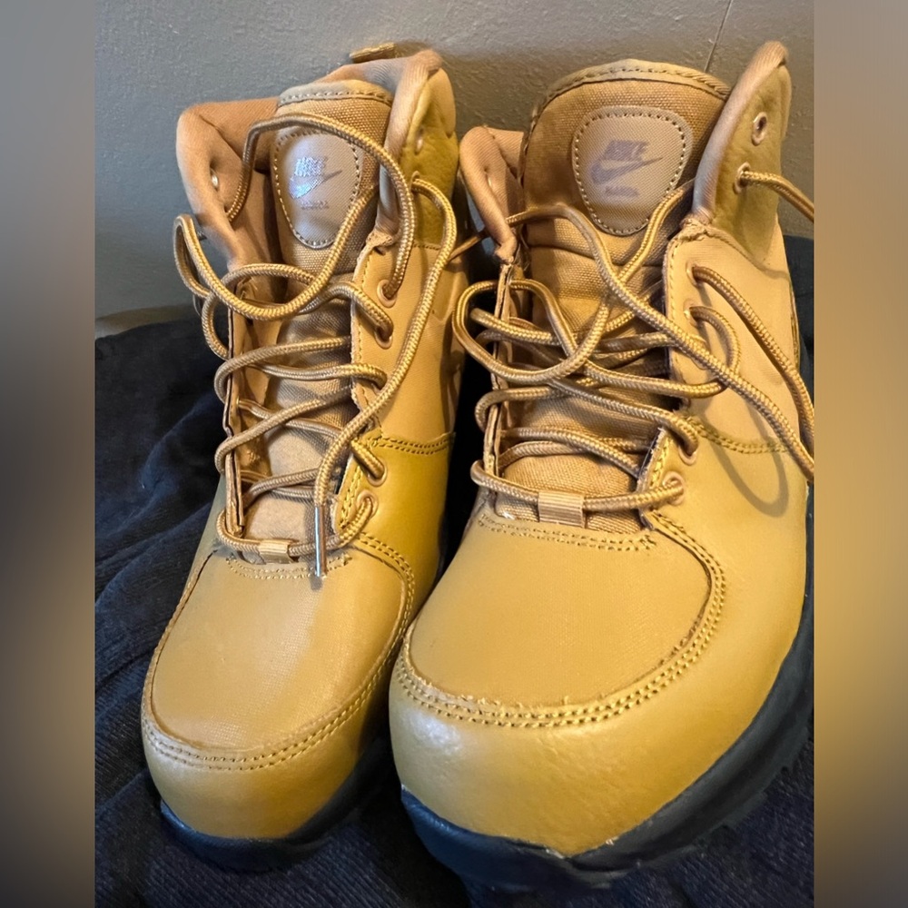 Nike boots New without tags or box